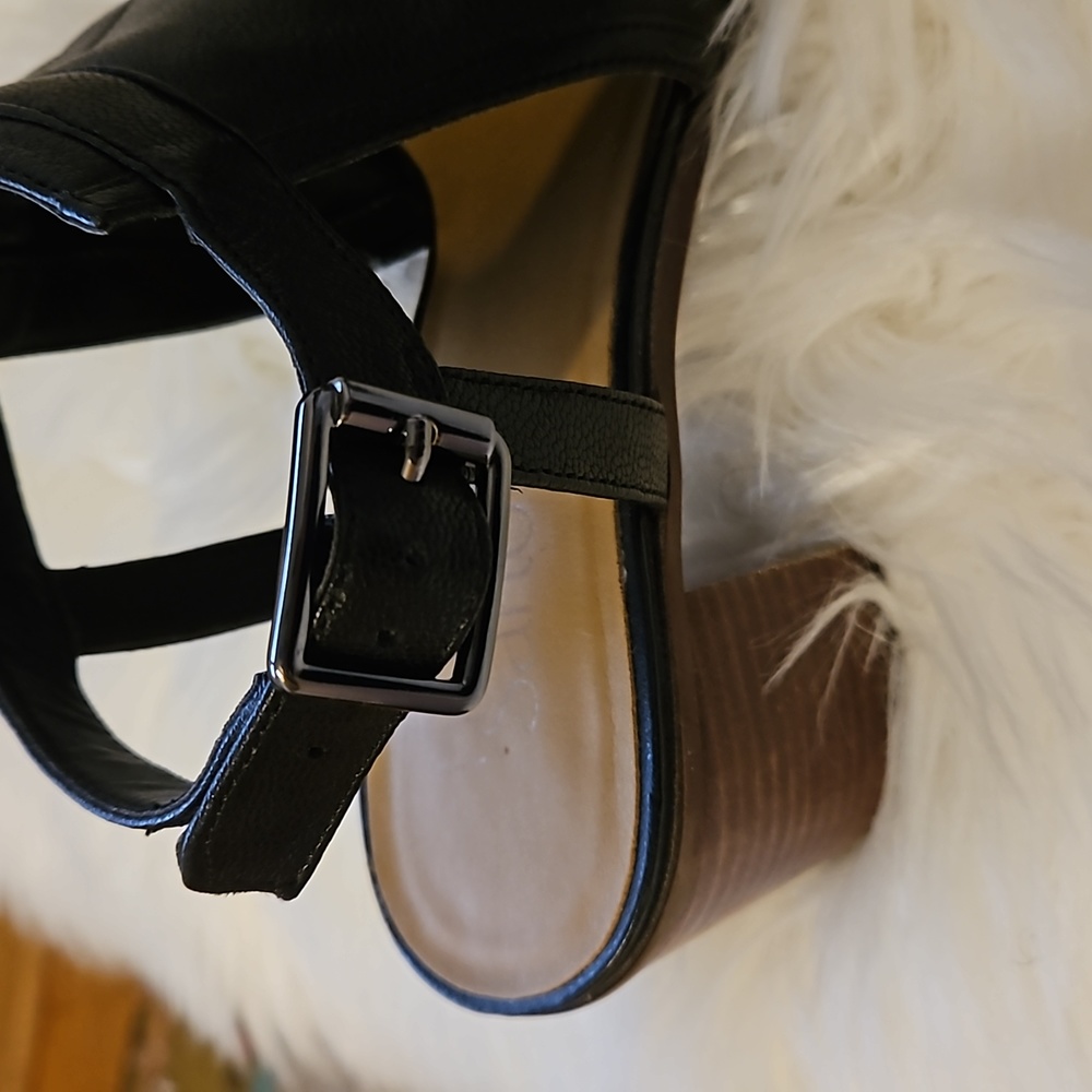 Franco Sarto Block Heel Sandals - Picture 3 of 8